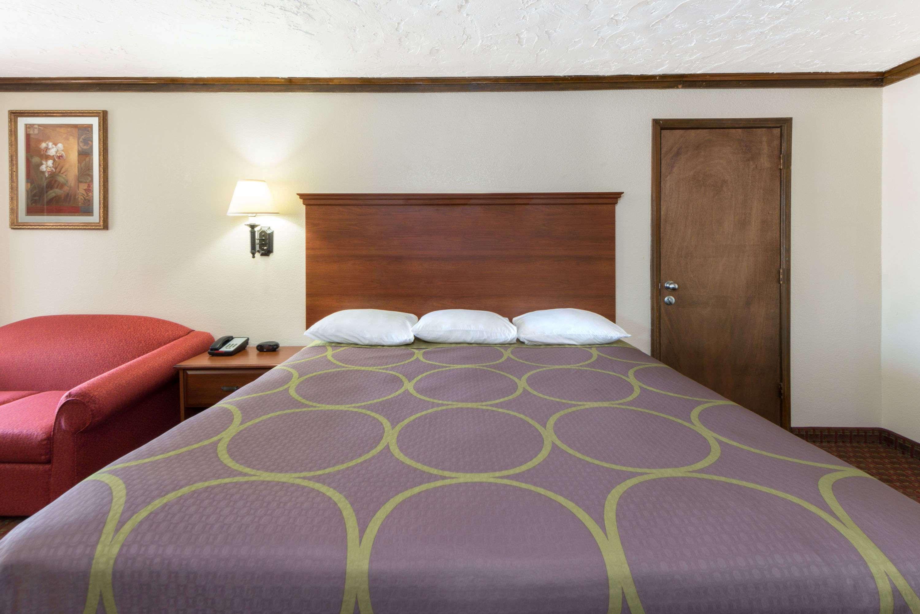 Super 8 By Wyndham Enid Otel Dış mekan fotoğraf