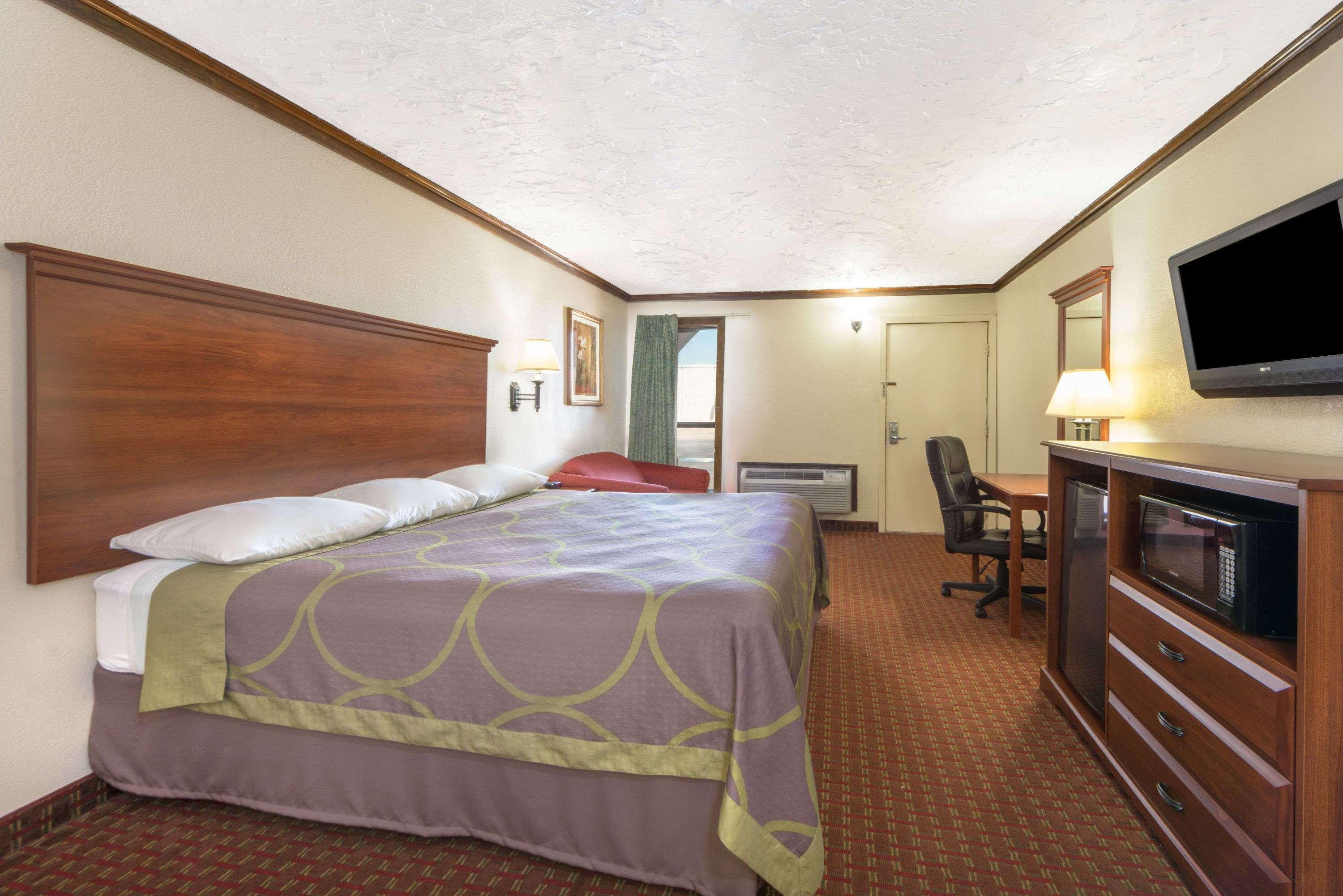Super 8 By Wyndham Enid Otel Dış mekan fotoğraf
