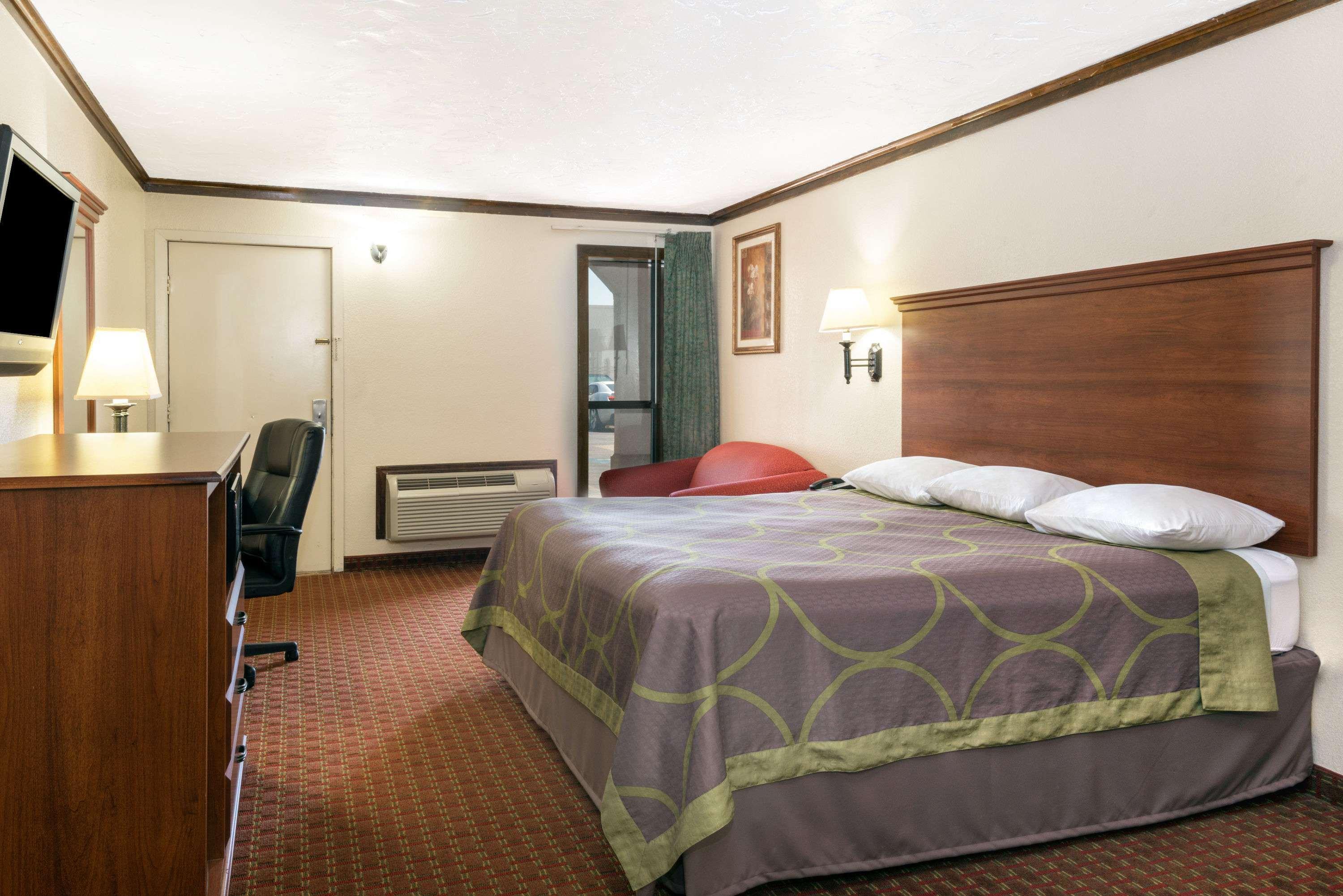 Super 8 By Wyndham Enid Otel Dış mekan fotoğraf