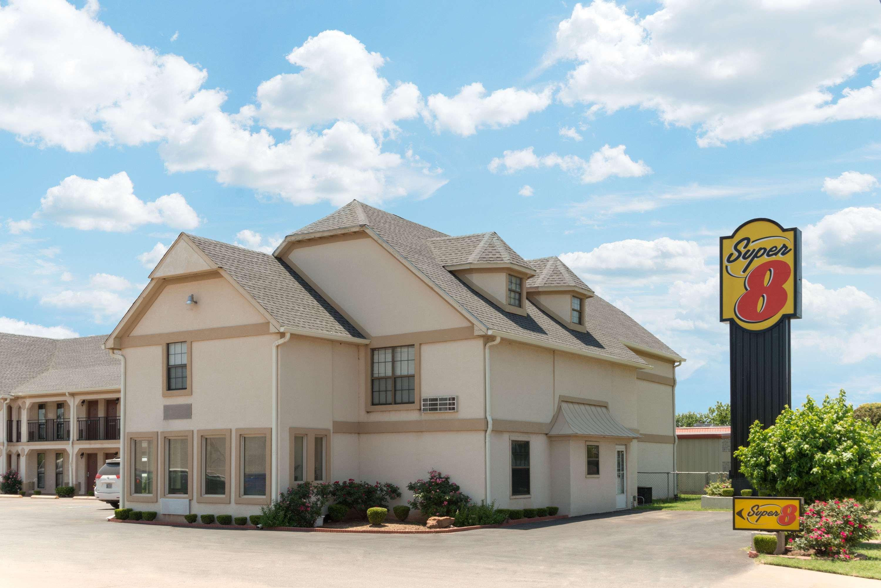 Super 8 By Wyndham Enid Otel Dış mekan fotoğraf