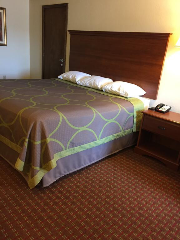 Super 8 By Wyndham Enid Otel Dış mekan fotoğraf