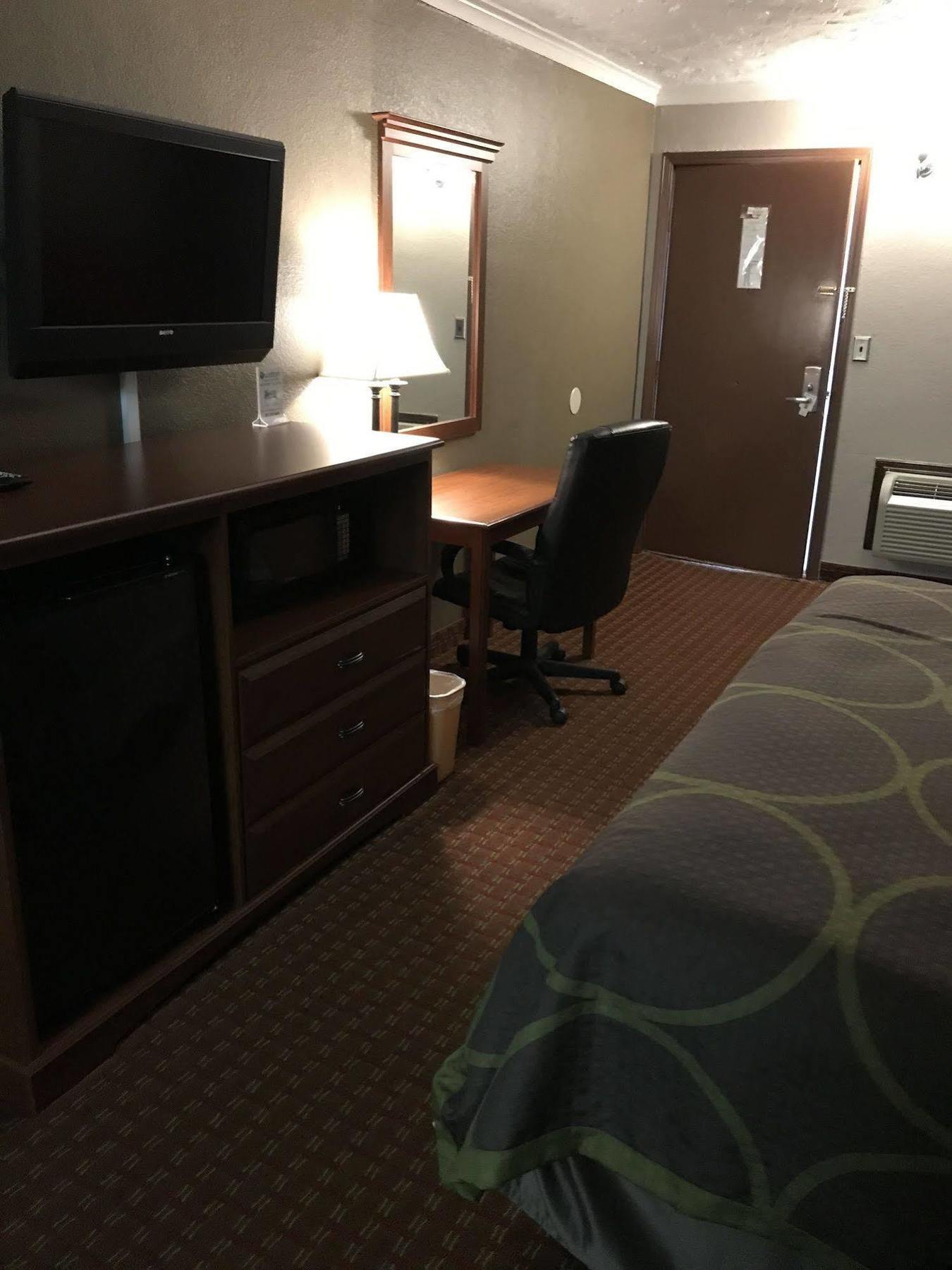 Super 8 By Wyndham Enid Otel Dış mekan fotoğraf